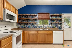 323 Lexington Pass, Canyon Lake, TX 78133 - Photo 10