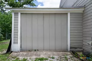 503 Bruns St, Seguin, TX 78155 - Photo 14