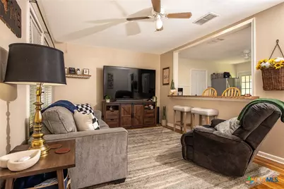 503 Bruns Street, Seguin, TX 78155 - Photo 4