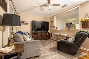 503 Bruns St, Seguin, TX 78155 - Photo 4