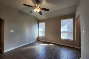 549 Creekside Frst, New Braunfels, TX 78130 - Photo 6