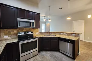 549 Creekside Frst, New Braunfels, TX 78130 - Photo 14
