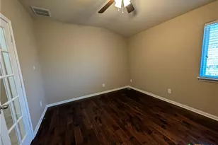 1337 Lauren St, New Braunfels, TX 78130 - Photo 6
