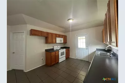 239 Rosalie Drive #B, New Braunfels, TX 78130 - Photo 6