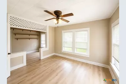 709 E 18th Street, Cameron, TX 76520 - Photo 6
