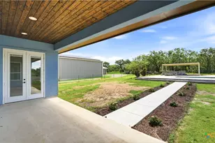731 County Rd 356, Adkins, TX 78101 - Photo 36