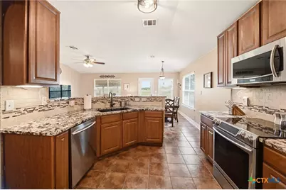 623 Starling Creek, New Braunfels, TX 78130 - Photo 10