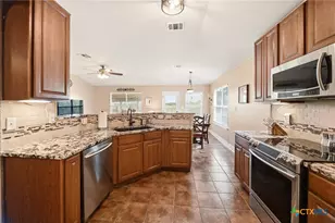 623 Starling Creek, New Braunfels, TX 78130 - Photo 10