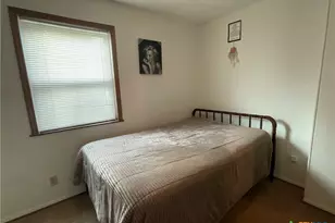 105 Kimberly Ln, Yoakum, TX 77995 - Photo 32