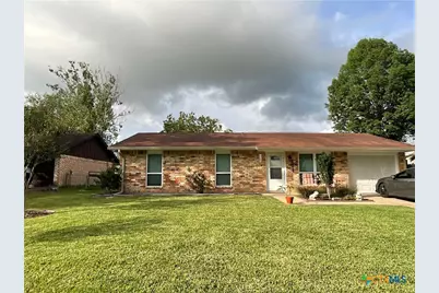 105 Kimberly Lane, Yoakum, TX 77995 - Photo 2