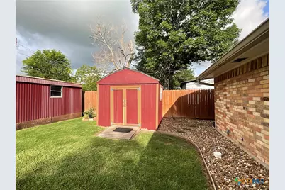 105 Kimberly Lane, Yoakum, TX 77995 - Photo 12