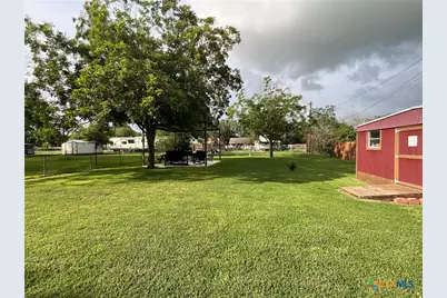 105 Kimberly Lane, Yoakum, TX 77995 - Photo 14