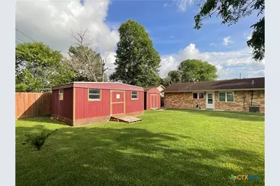 105 Kimberly Lane, Yoakum, TX 77995 - Photo 10