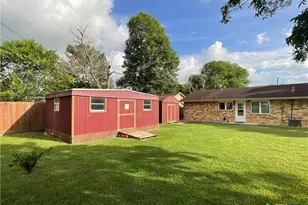 105 Kimberly Ln, Yoakum, TX 77995 - Photo 10
