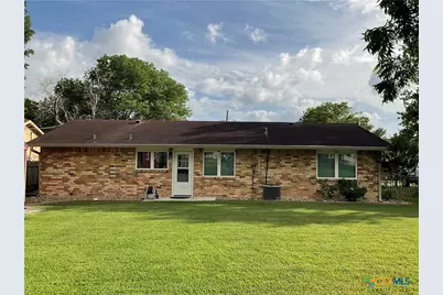 105 Kimberly Lane, Yoakum, TX 77995 - Photo 8