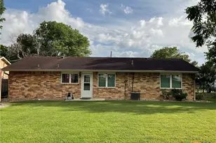 105 Kimberly Ln, Yoakum, TX 77995 - Photo 8
