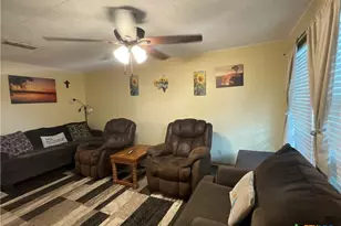 105 Kimberly Ln, Yoakum, TX 77995 - Photo 38