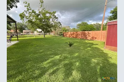 105 Kimberly Lane, Yoakum, TX 77995 - Photo 16
