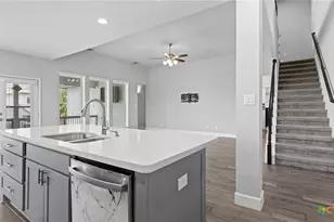 6501 Crockett Cv, Cibolo, TX 78108 - Photo 10