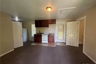 302 Burleson St, Kyle, TX 78640 - Photo 2