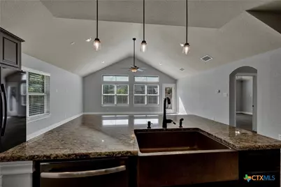 842 Madison Avenue, New Braunfels, TX 78130 - Photo 18