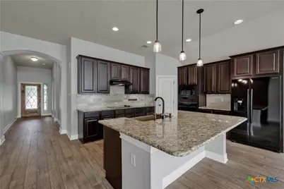 842 Madison Avenue, New Braunfels, TX 78130 - Photo 14