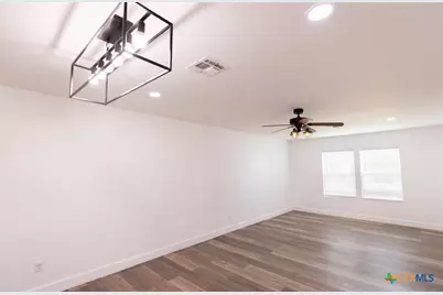 310 East Second St Street, Cuero, TX 77954 - Photo 6