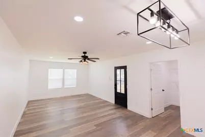 310 East Second St Street, Cuero, TX 77954 - Photo 4