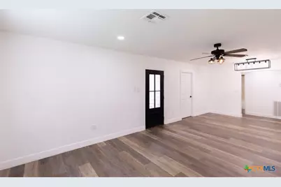 310 East Second Street, Cuero, TX 77954 - Photo 6