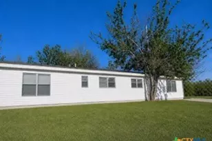 523 Lenora Dr, Taylor, TX 76574 - Photo 1