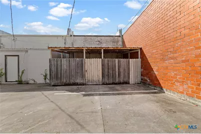 111 E Main Street, Edna, TX 77957 - Photo 16