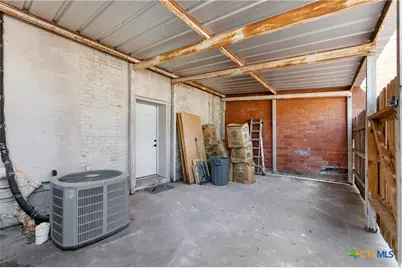 111 E Main Street, Edna, TX 77957 - Photo 14