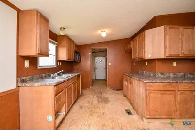 811 E Mesquite Lane, Victoria, TX 77901 - Photo 6