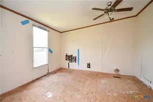 811 E Mesquite Ln, Victoria, TX 77901 - Photo 8