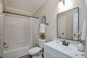 807 E Mesquite Ln, Victoria, TX 77901 - Photo 14
