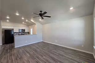 523 Lost Trl, Copperas Cove, TX 76522 - Photo 2
