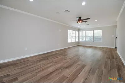 2605 N Ben Jordan Street, Victoria, TX 77901 - Photo 6