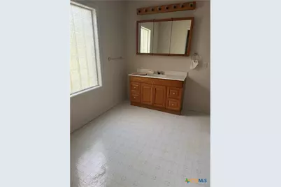306 Avalon Avenue, Port Lavaca, TX 77979 - Photo 4
