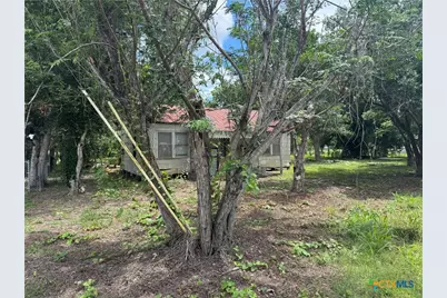406 W French Street, Cuero, TX 77954 - Photo 8