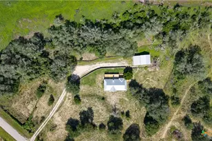 230 Broken Arrow, Floresville, TX 78114 - Photo 14