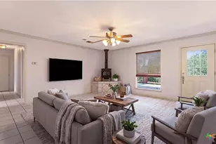230 Broken Arrow, Floresville, TX 78114 - Photo 4