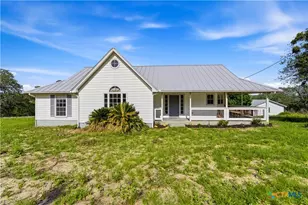 230 Broken Arrow, Floresville, TX 78114 - Photo 16