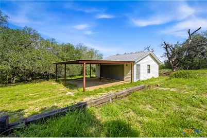 230 Broken Arrow, Floresville, TX 78114 - Photo 10