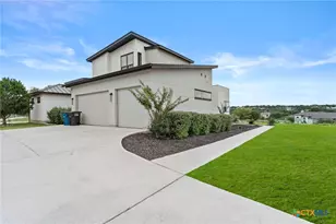 1347 Bordeaux Ln, New Braunfels, TX 78132 - Photo 2