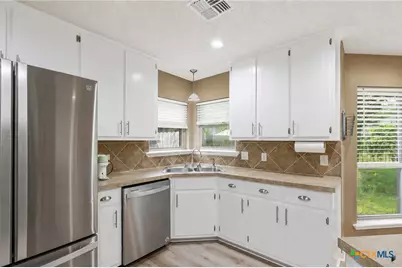 217 Spur Drive, Victoria, TX 77904 - Photo 8
