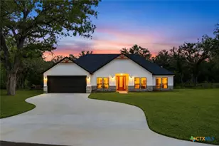 315 Post Oak St, Gonzales, TX 78629 - Photo 1