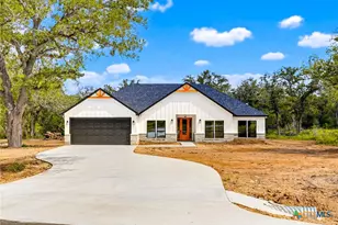 315 Post Oak St, Gonzales, TX 78629 - Photo 2