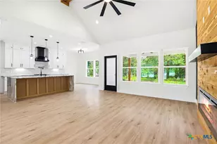 315 Post Oak St, Gonzales, TX 78629 - Photo 14