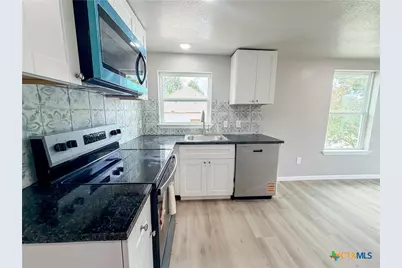 1404 W Ave E - B, Temple, TX 76501 - Photo 6