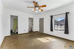 324 Kimbrough Rd, Seguin, TX 78155 - Photo 38